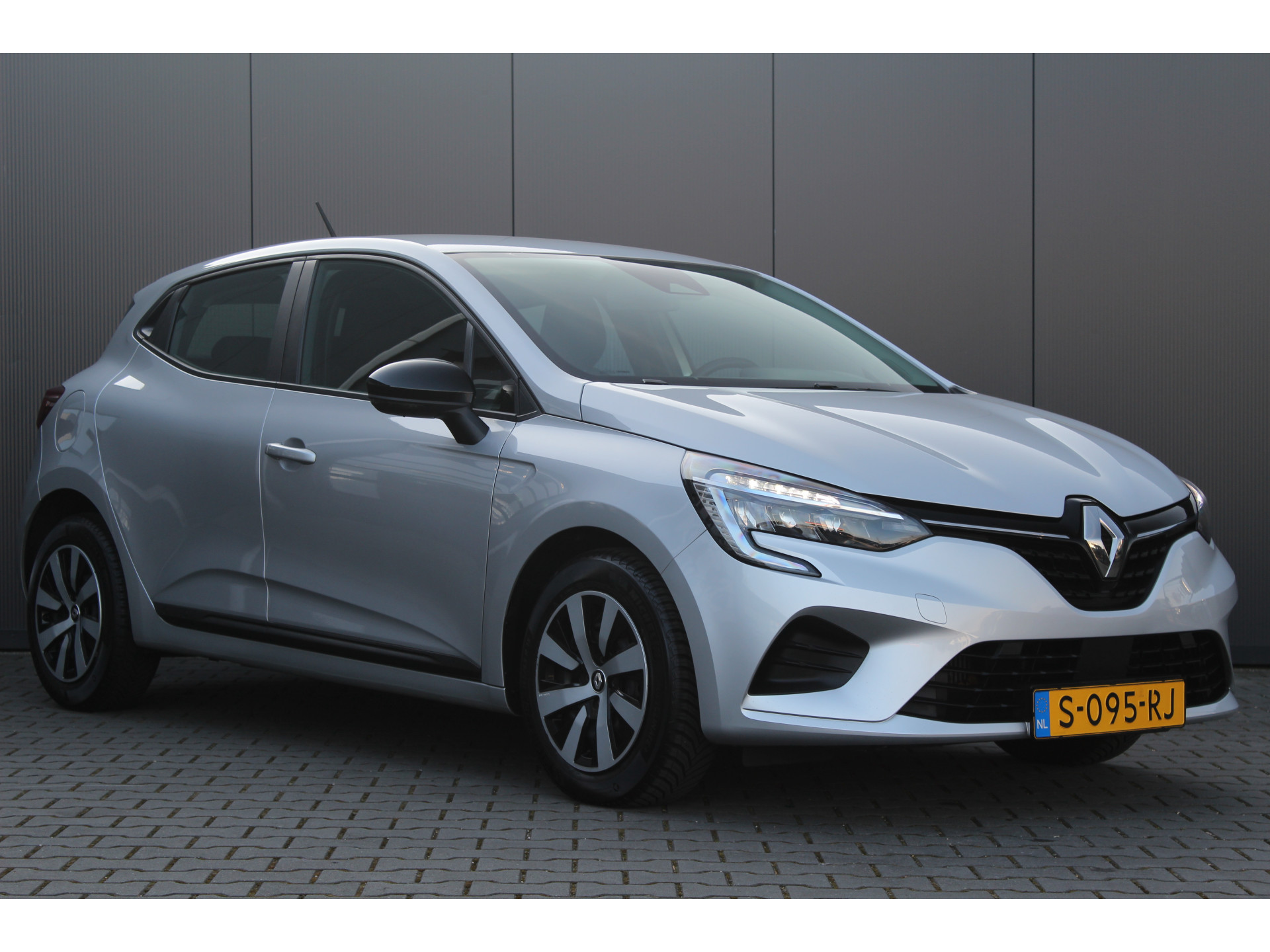 Renault Clio 1.0 TCe 90 Equilibre | incl. 12 maanden garantie 43690780-3.jpg | Van der Veen Autogroep