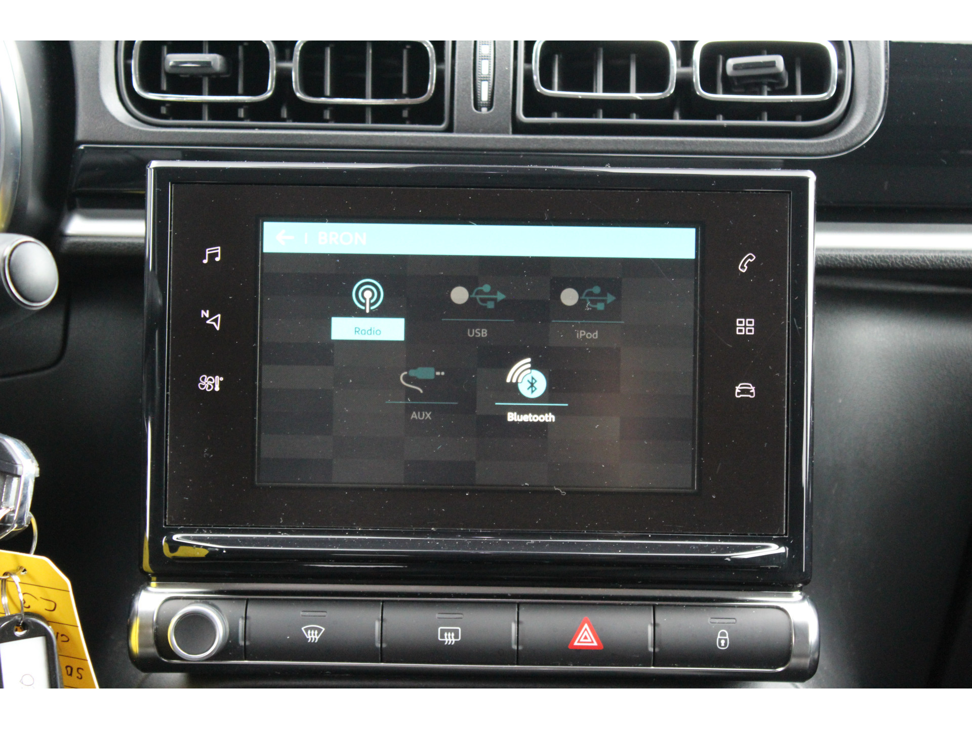 47350600-38.jpg