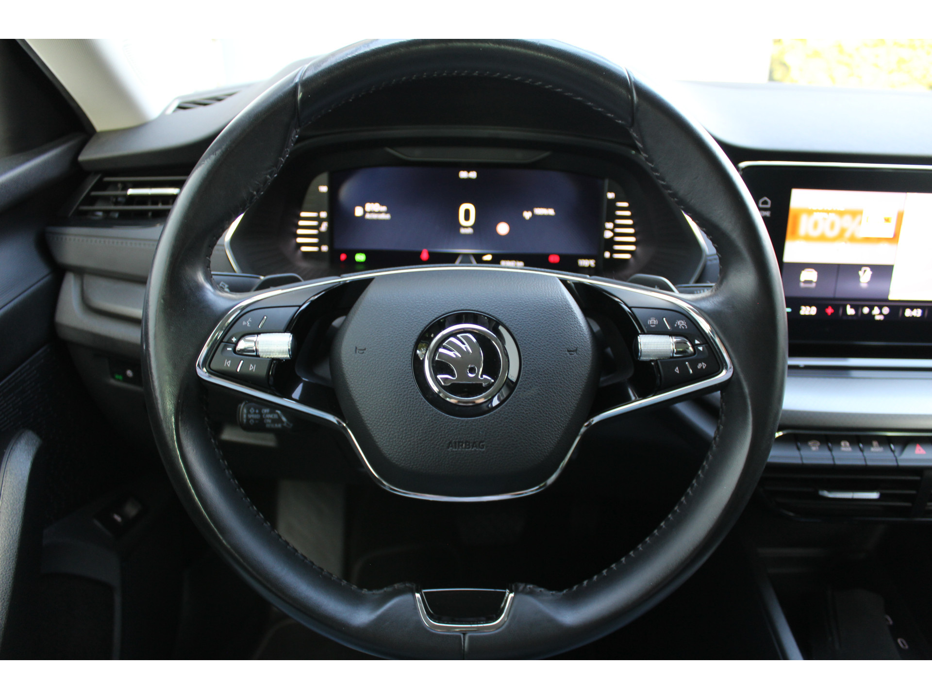 47369577-40.jpg