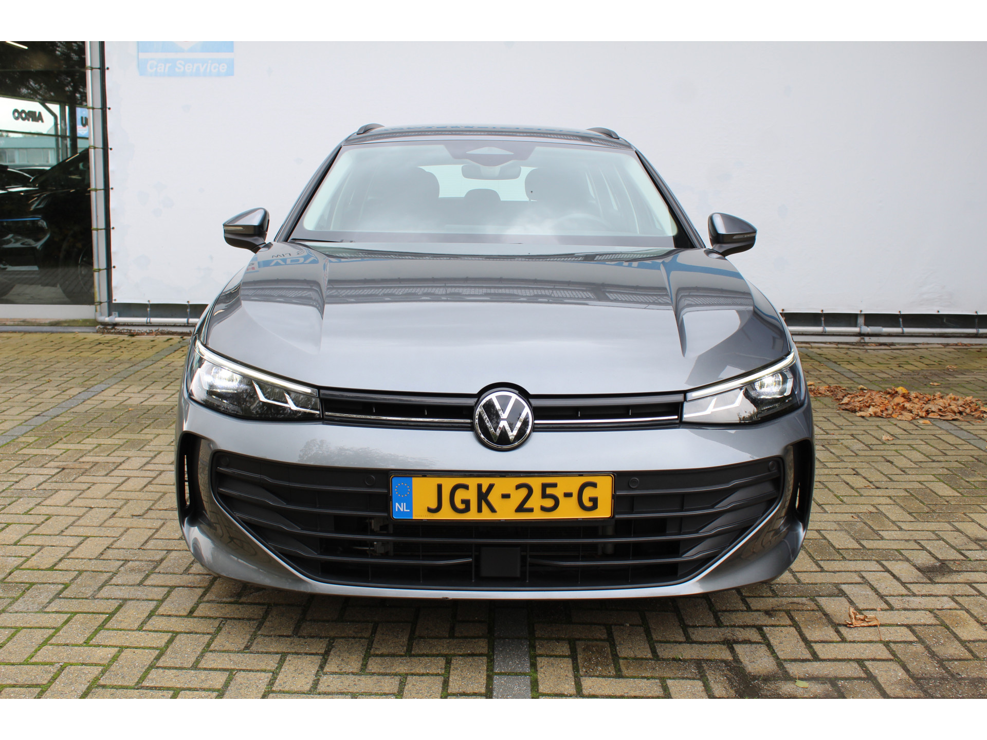 48146741-4.jpg